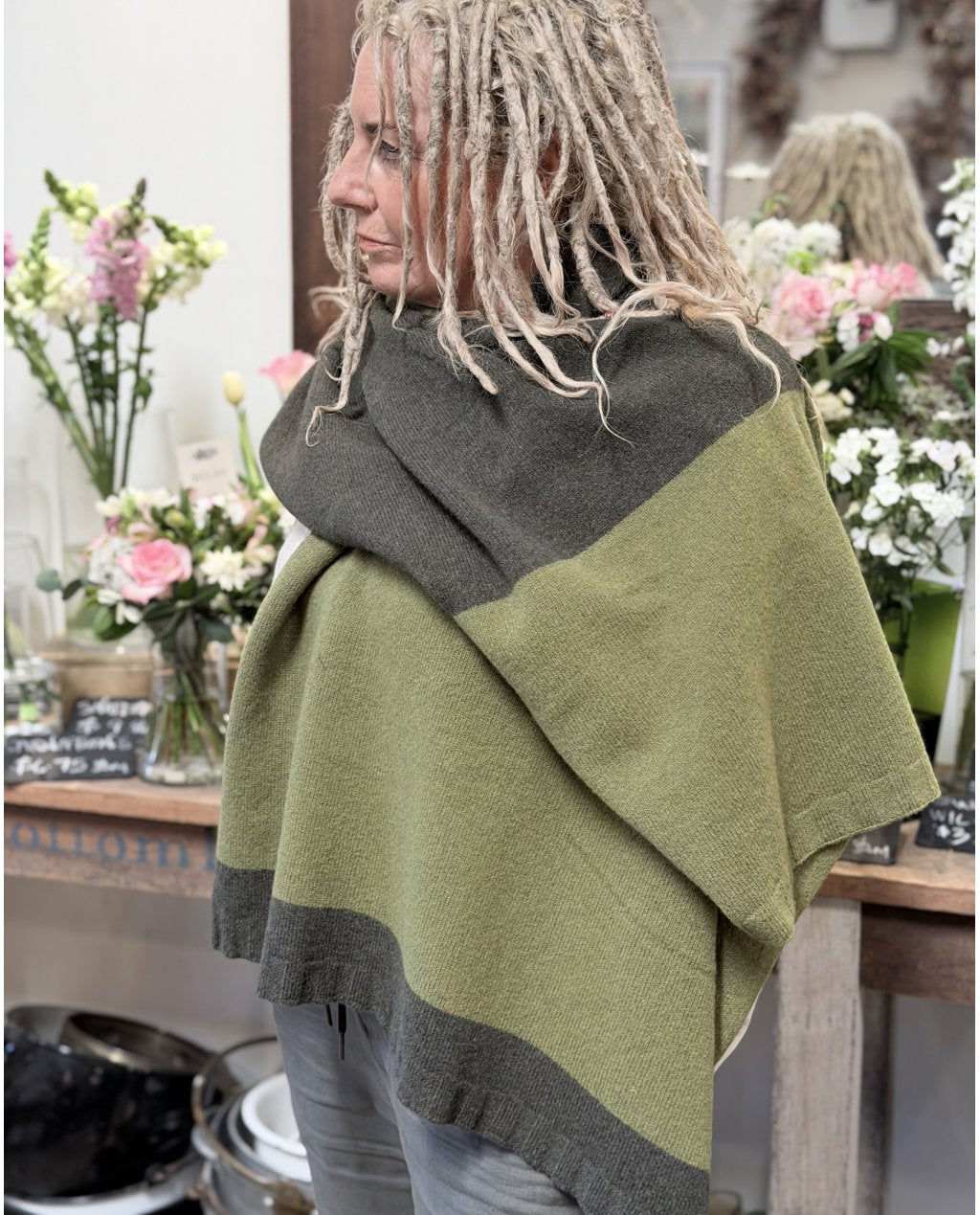 ERIBÉ | Bowden Colour Block Stole | Green Bean