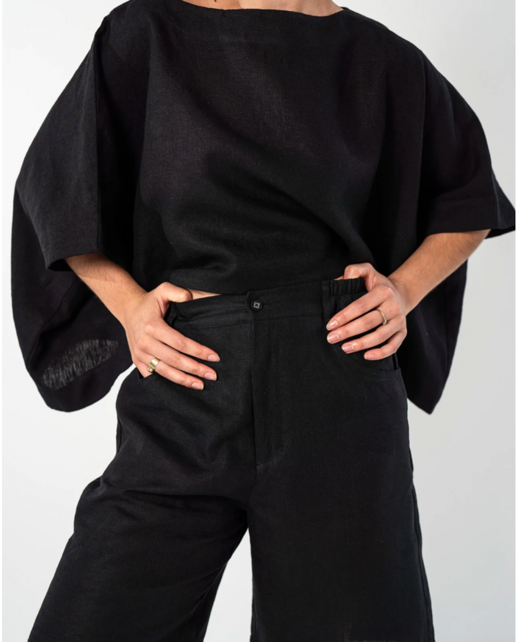 Eva's Sunday | Elsie Short | Black | 100% Linen