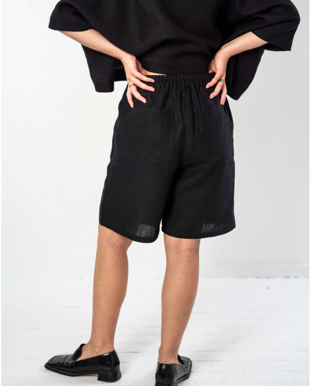 Eva's Sunday | Elsie Short | Black | 100% Linen