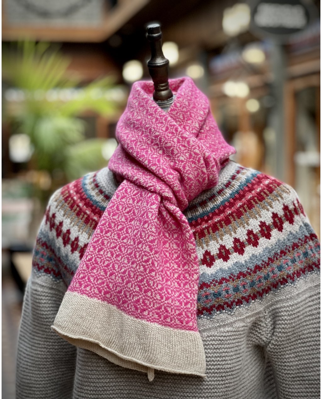 Frances Richmond | Merino-Silk-Cashmere Scarf | Hot Pink